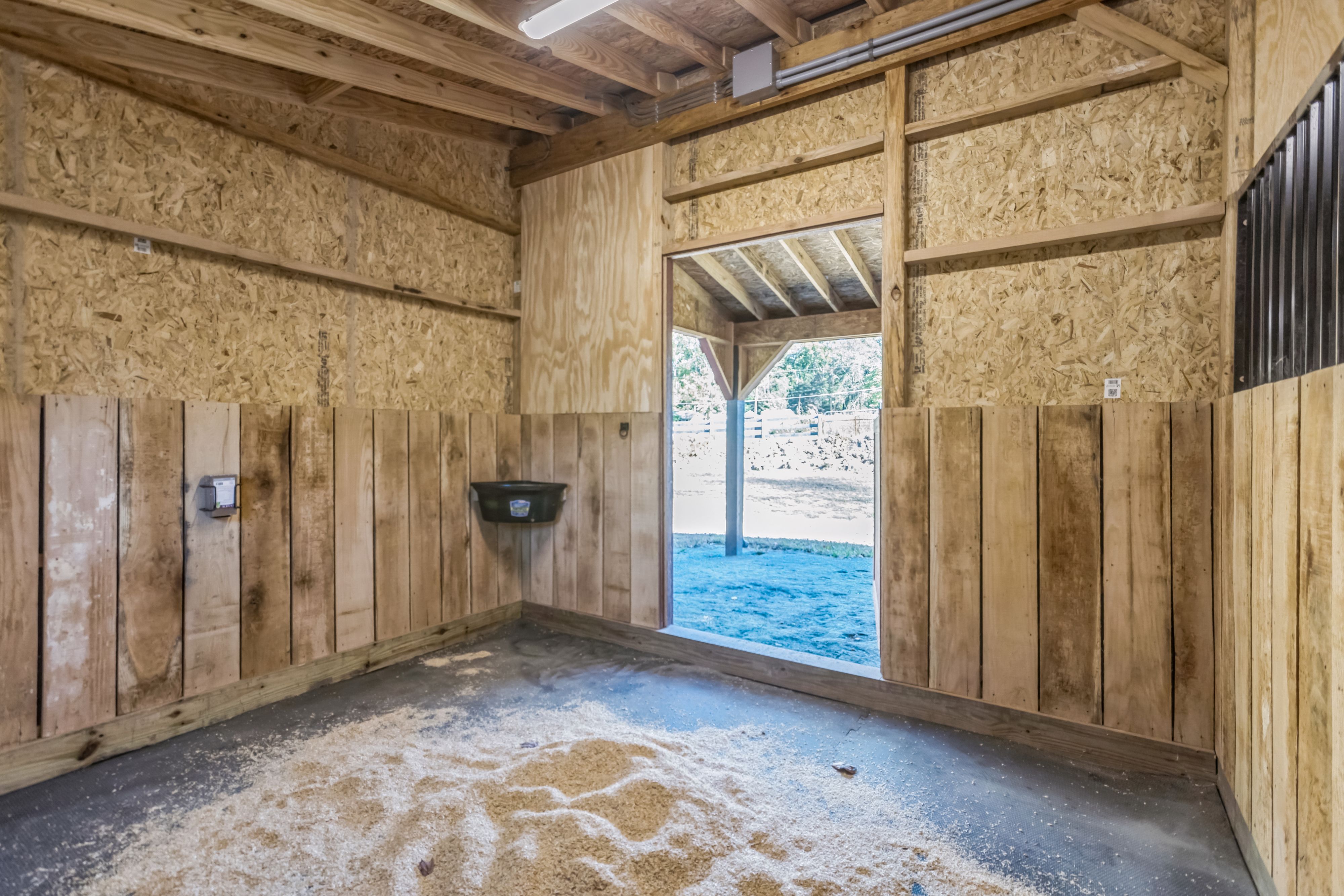 L Shaped Horse Barn Interior