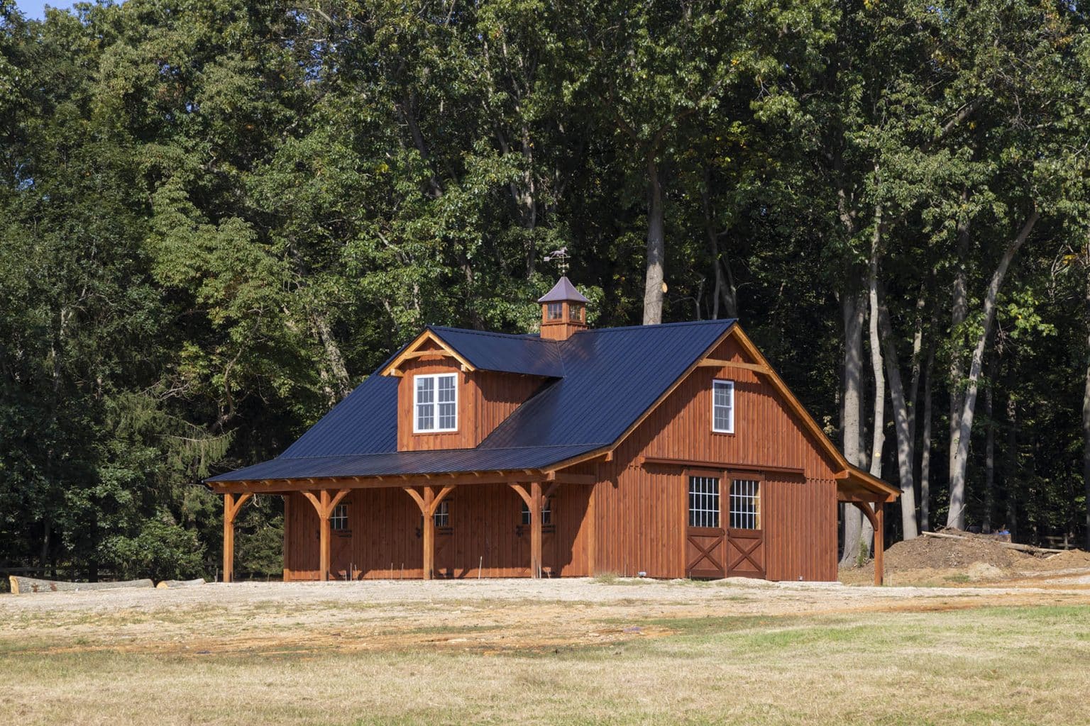 Deluxe Horse Barn