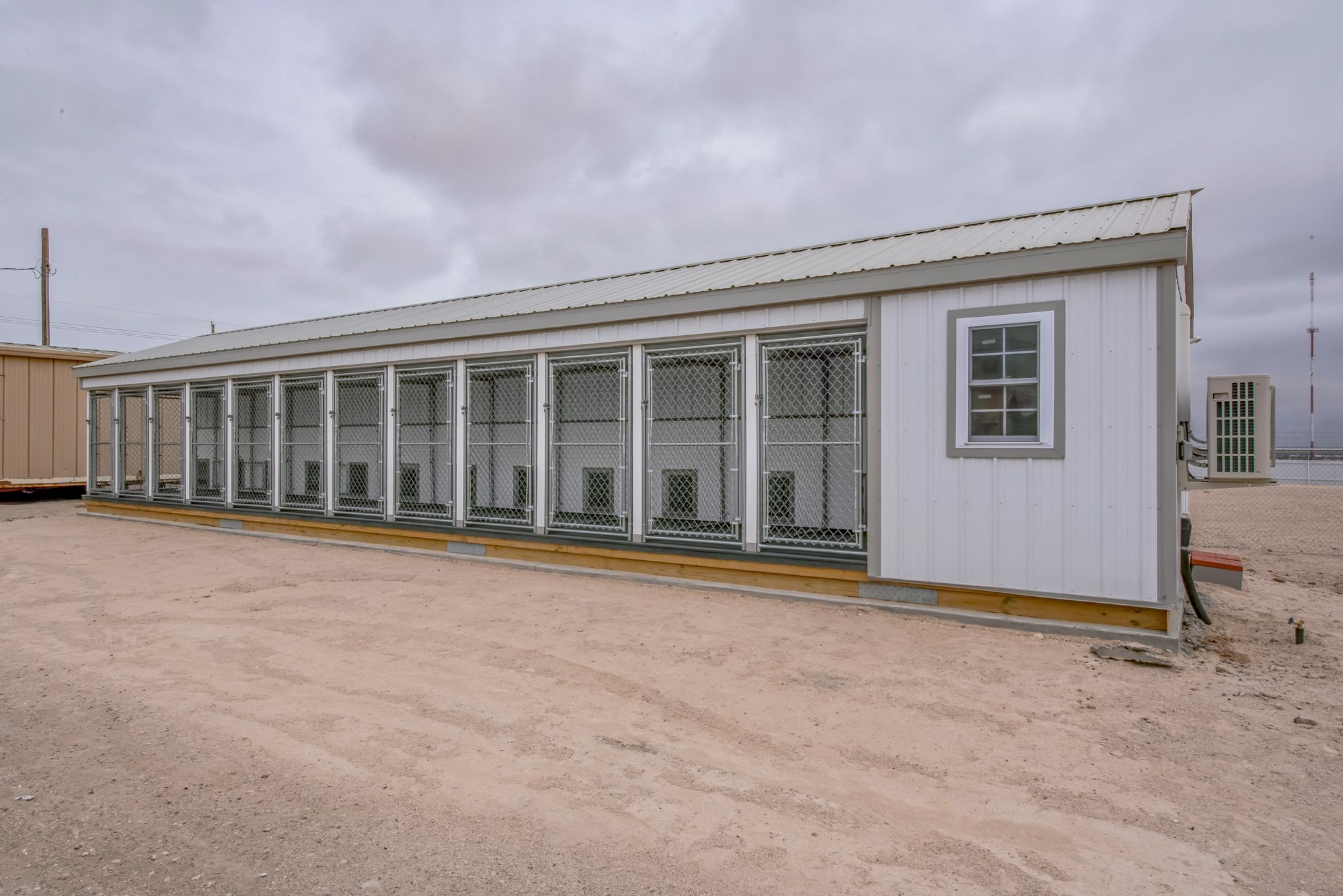 14x54 Commercial Kennel